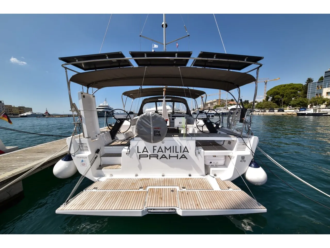 La Familia - Sailboat in Zadar