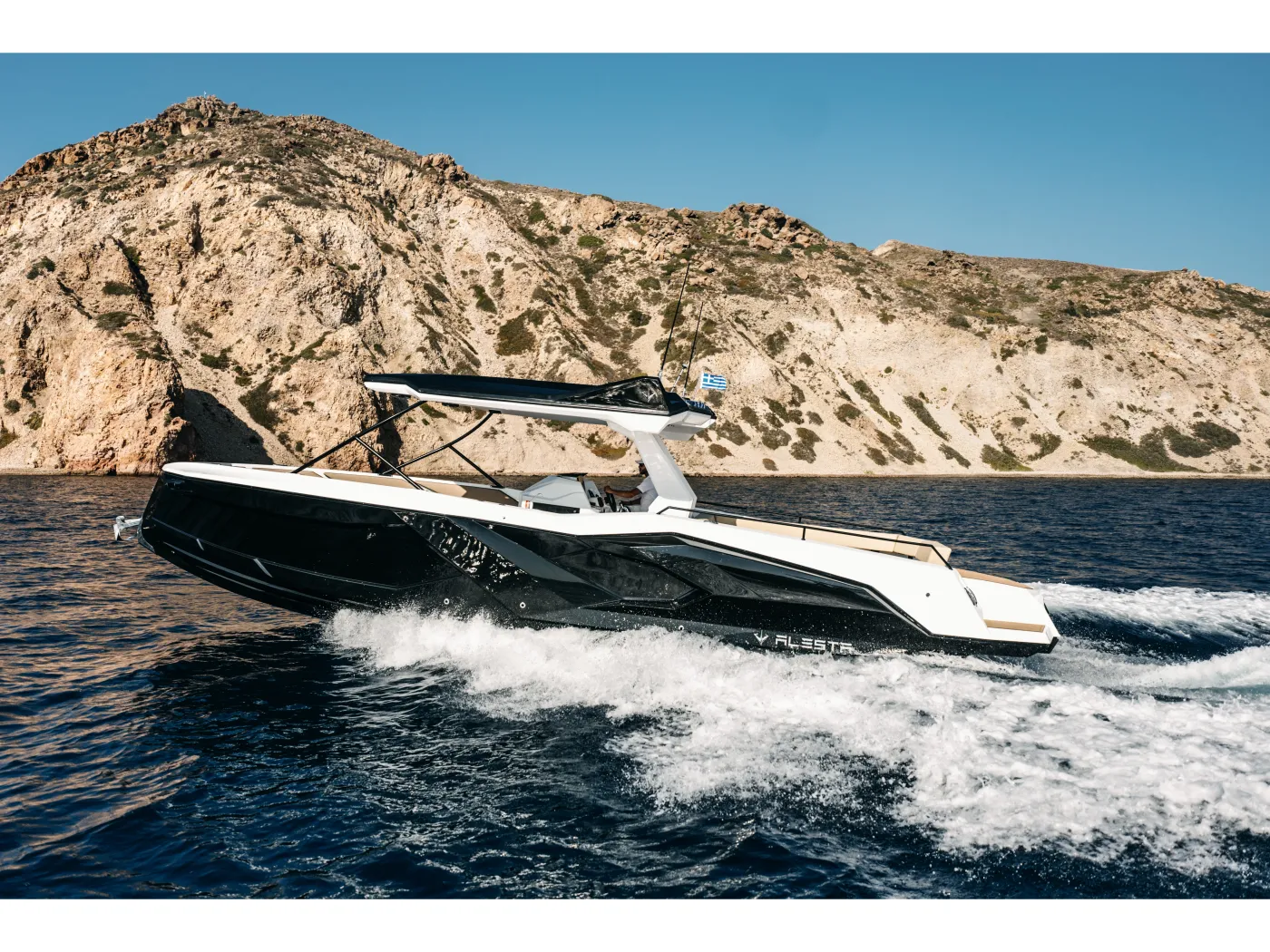Raptor - Motor Yacht in Adamantas
