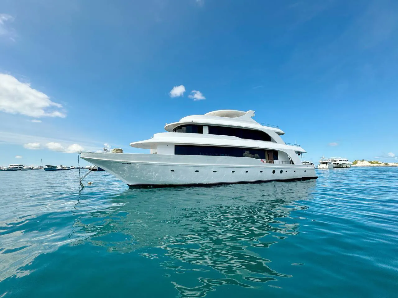 North Seven - Motor Yacht in Malé