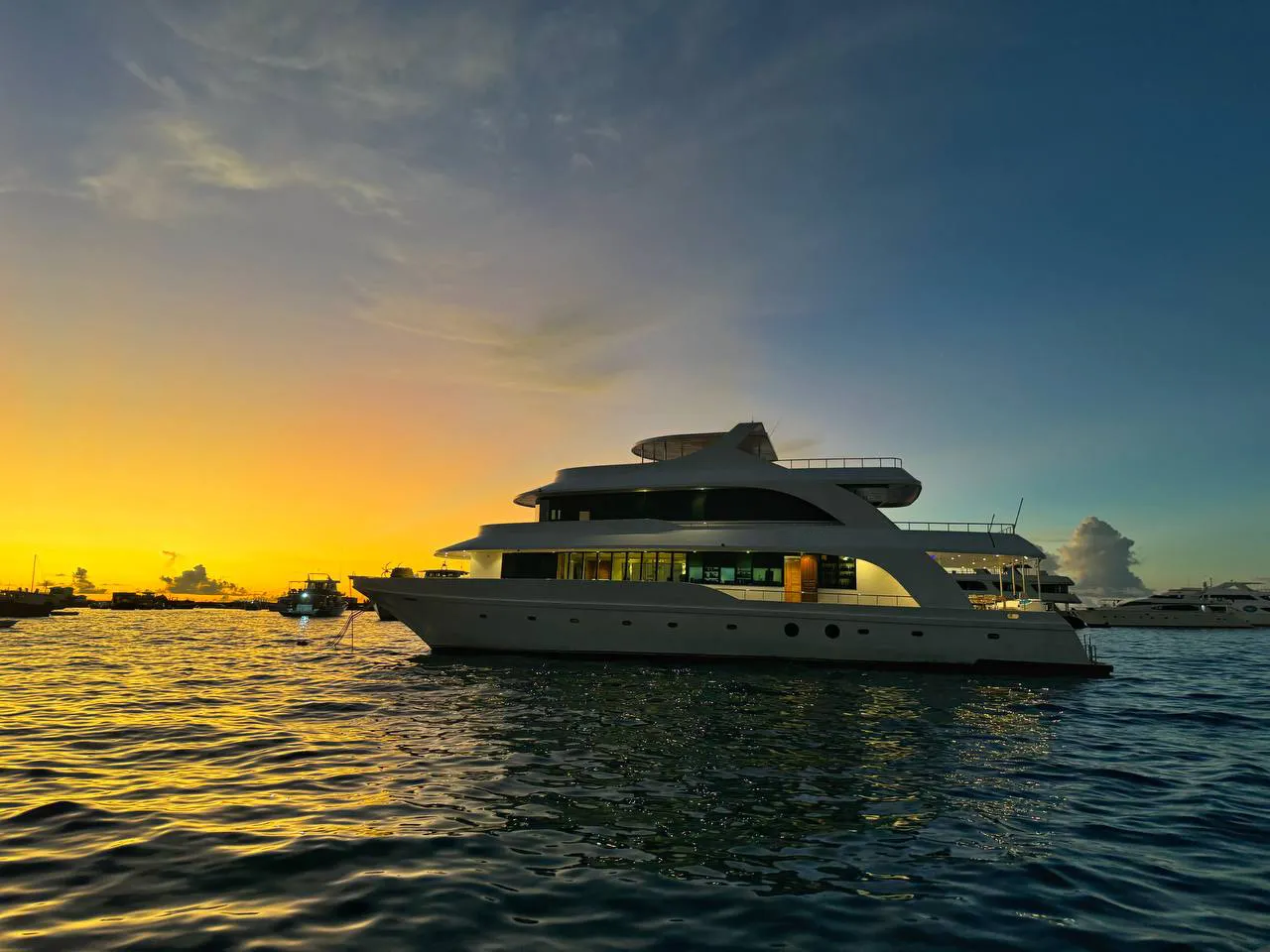 North Seven - Motor Yacht in Malé