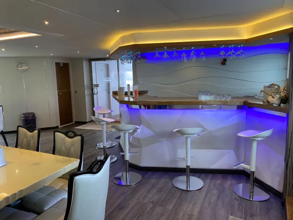 M/Y Honors Legacy