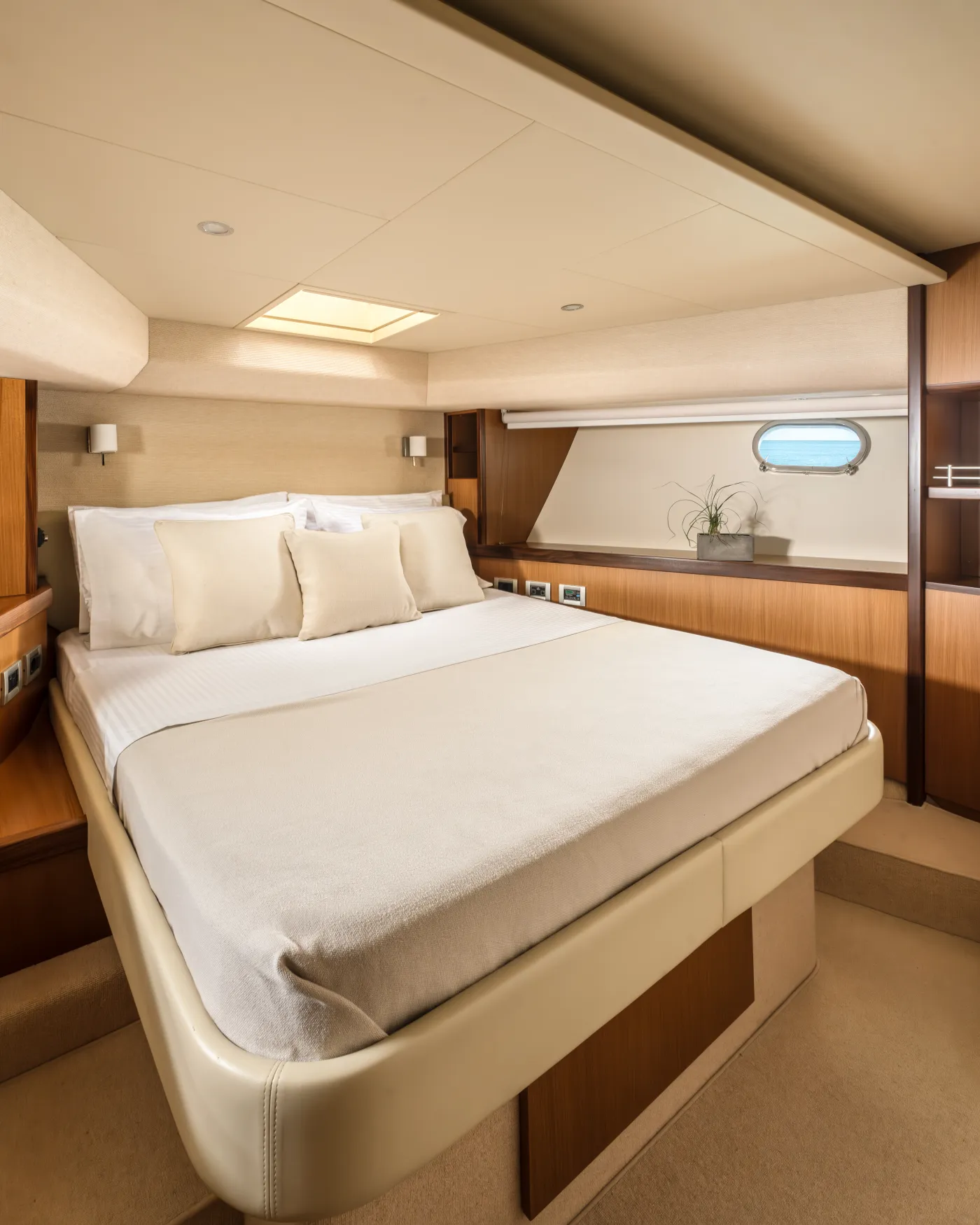 ESCAPE - Motor Yacht in Ornos