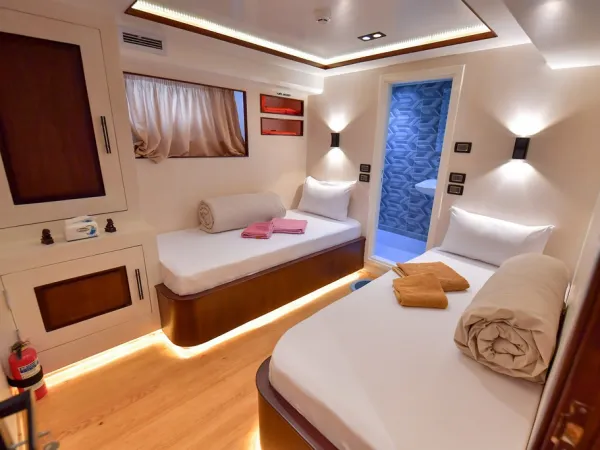 Comfort cabin upper deck 4