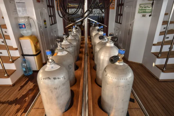 Twin bed cabin lower deck 3
