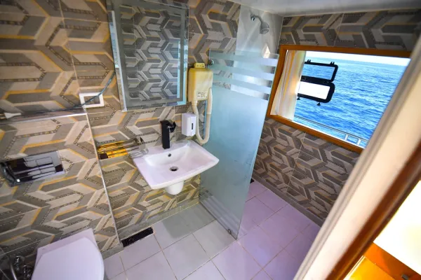 Luxury suite upper deck