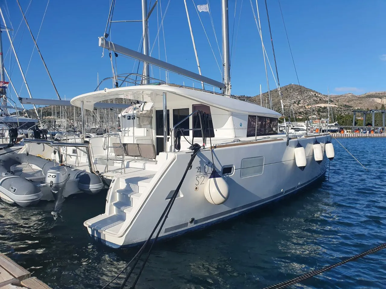 Giselle - Catamaran in Seget Donji