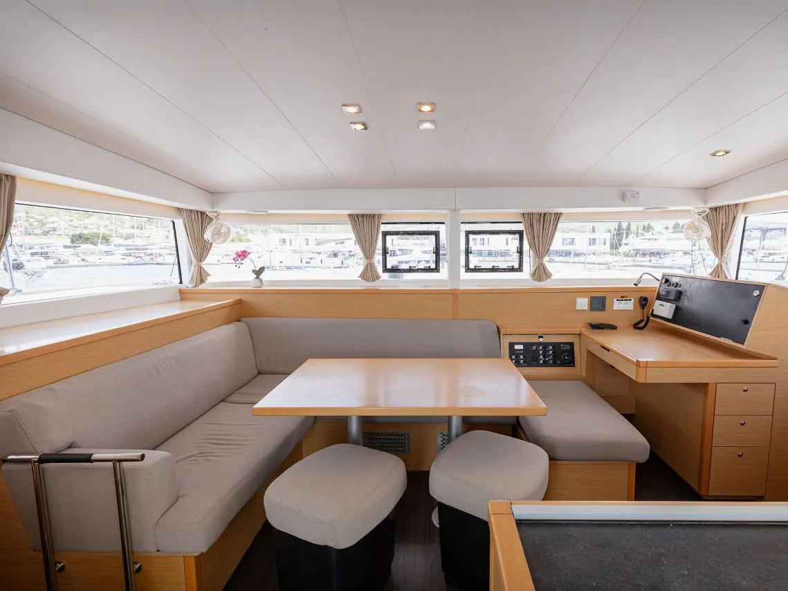 Giselle - Catamaran in Seget Donji