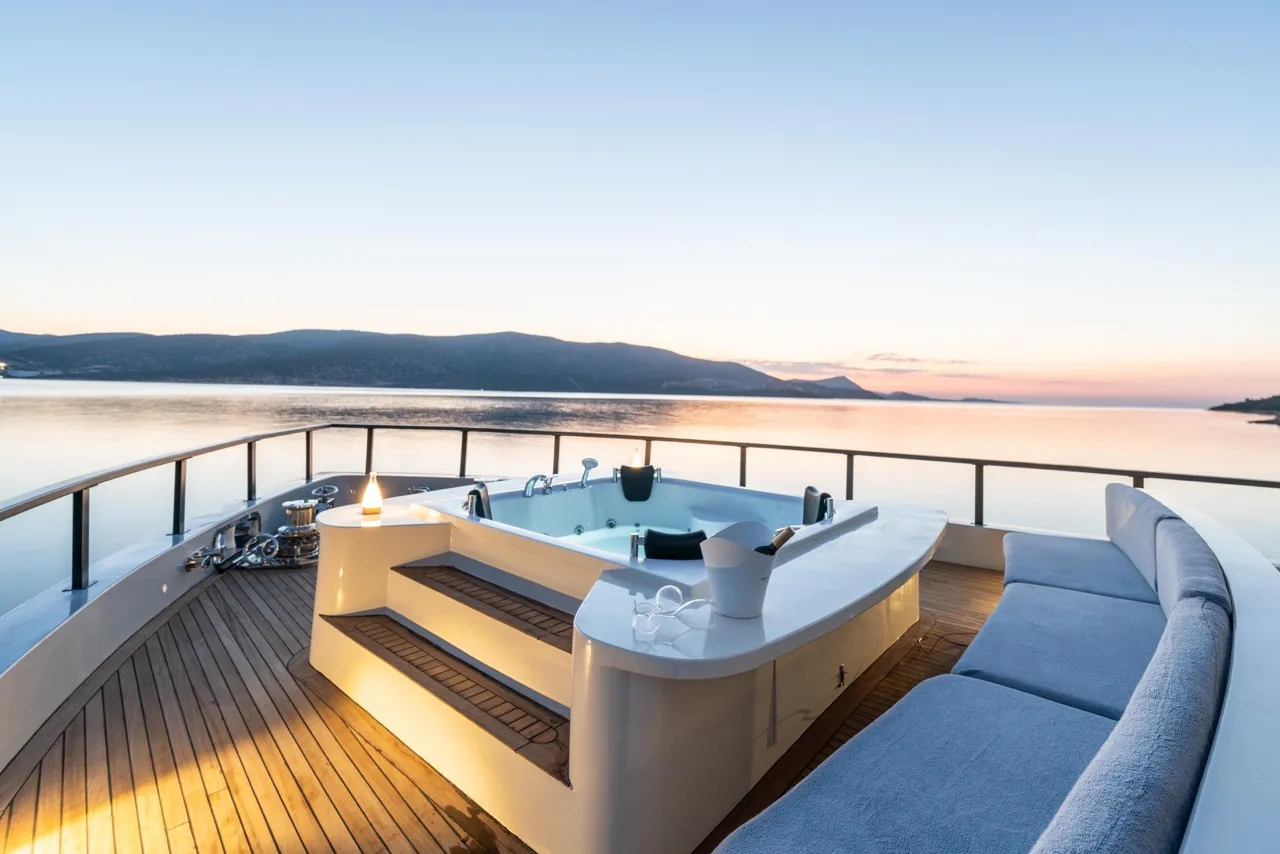 CALM DOWN - Motor Yacht in Eskiçeşme