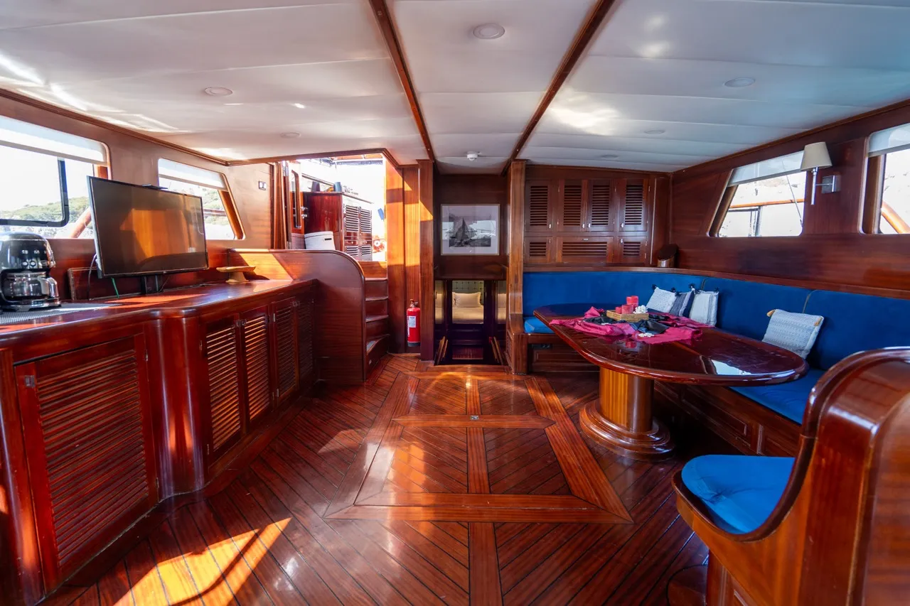 Capricorn 1 - Sailboat in Alimos