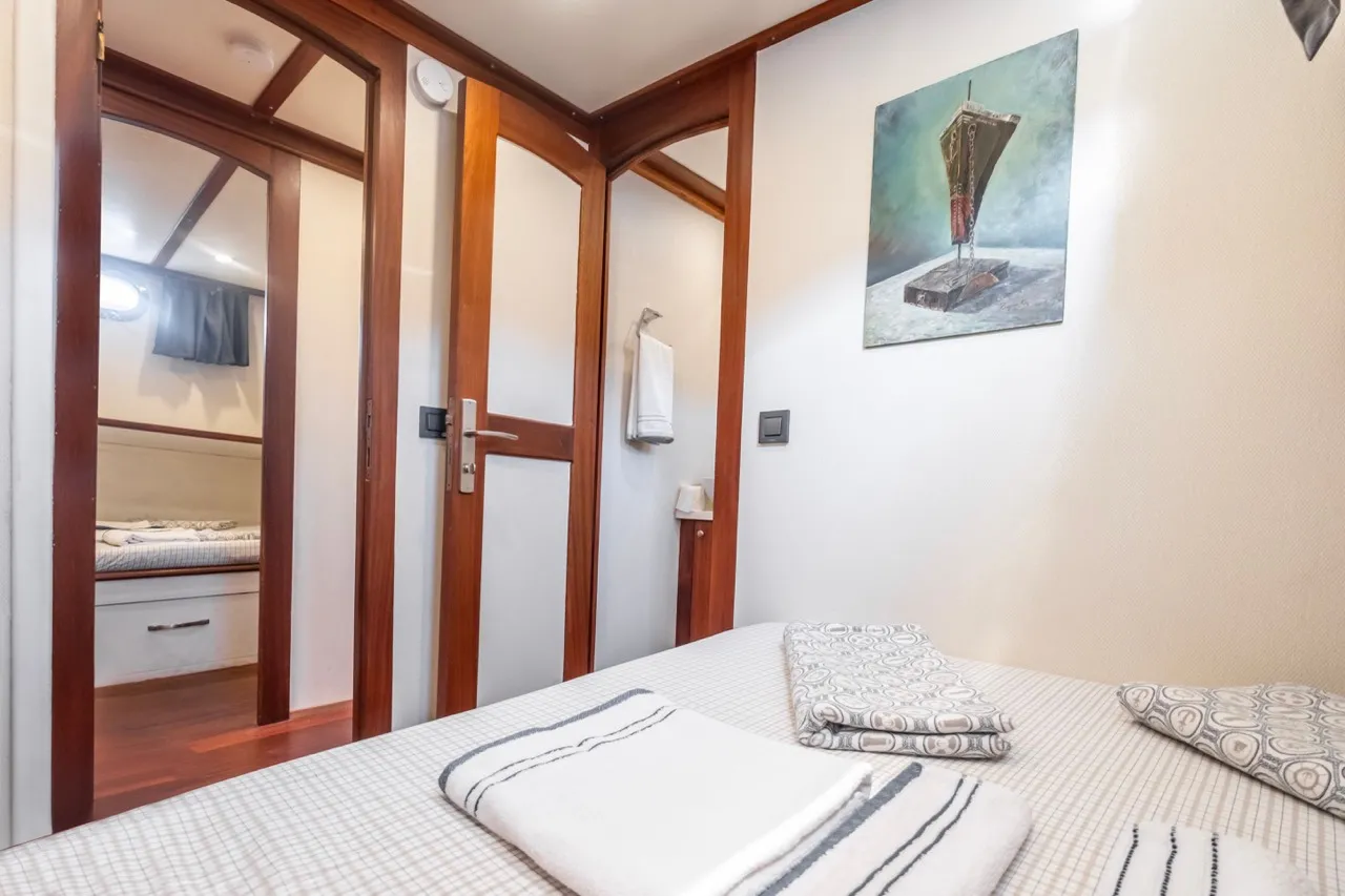 LEYLALI - Gulet içinde Eskiçeşme