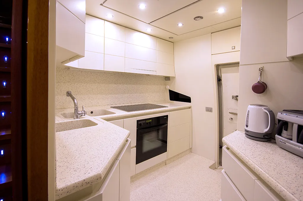 24M Deluxe Maiora Motoryacht - Motor Yat içinde Eskiçeşme