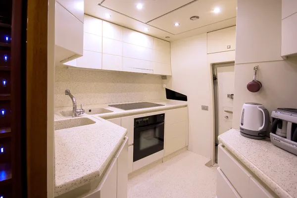 24M Deluxe Maiora Motoryacht