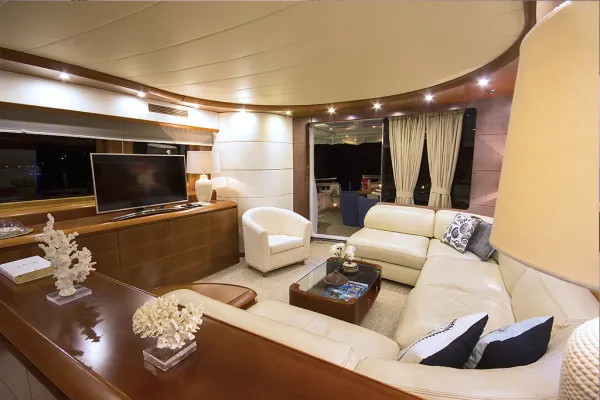 24M Deluxe Maiora Motoryacht
