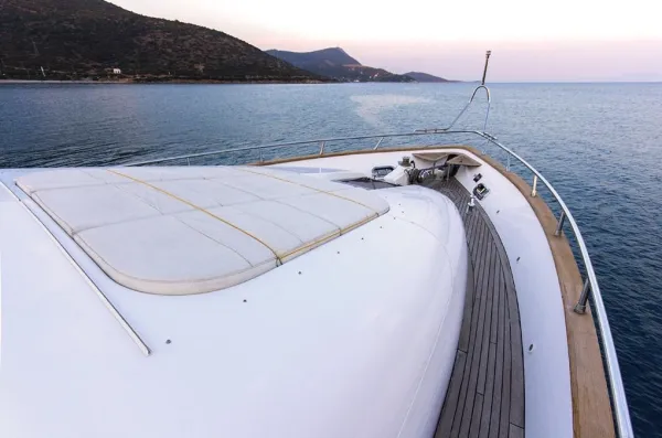 24M Deluxe Maiora Motoryacht
