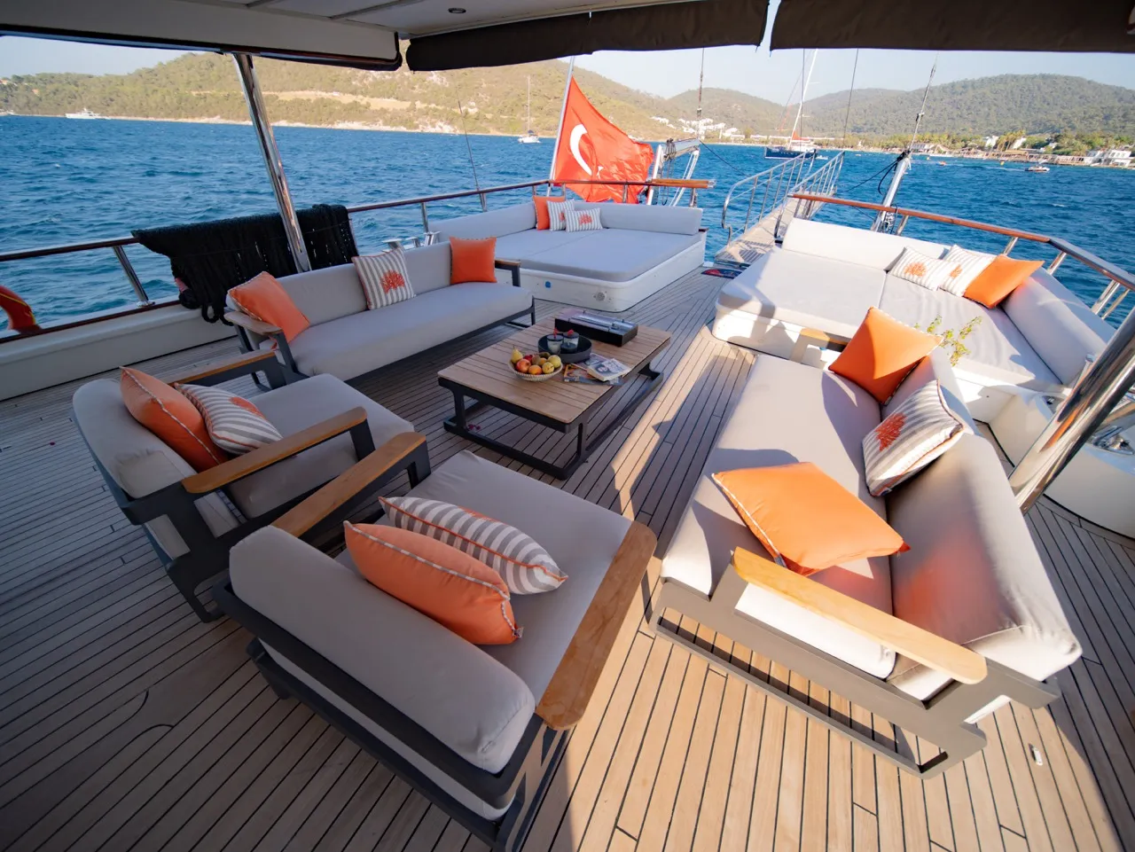 Caustic - Gulet in Eskiçeşme