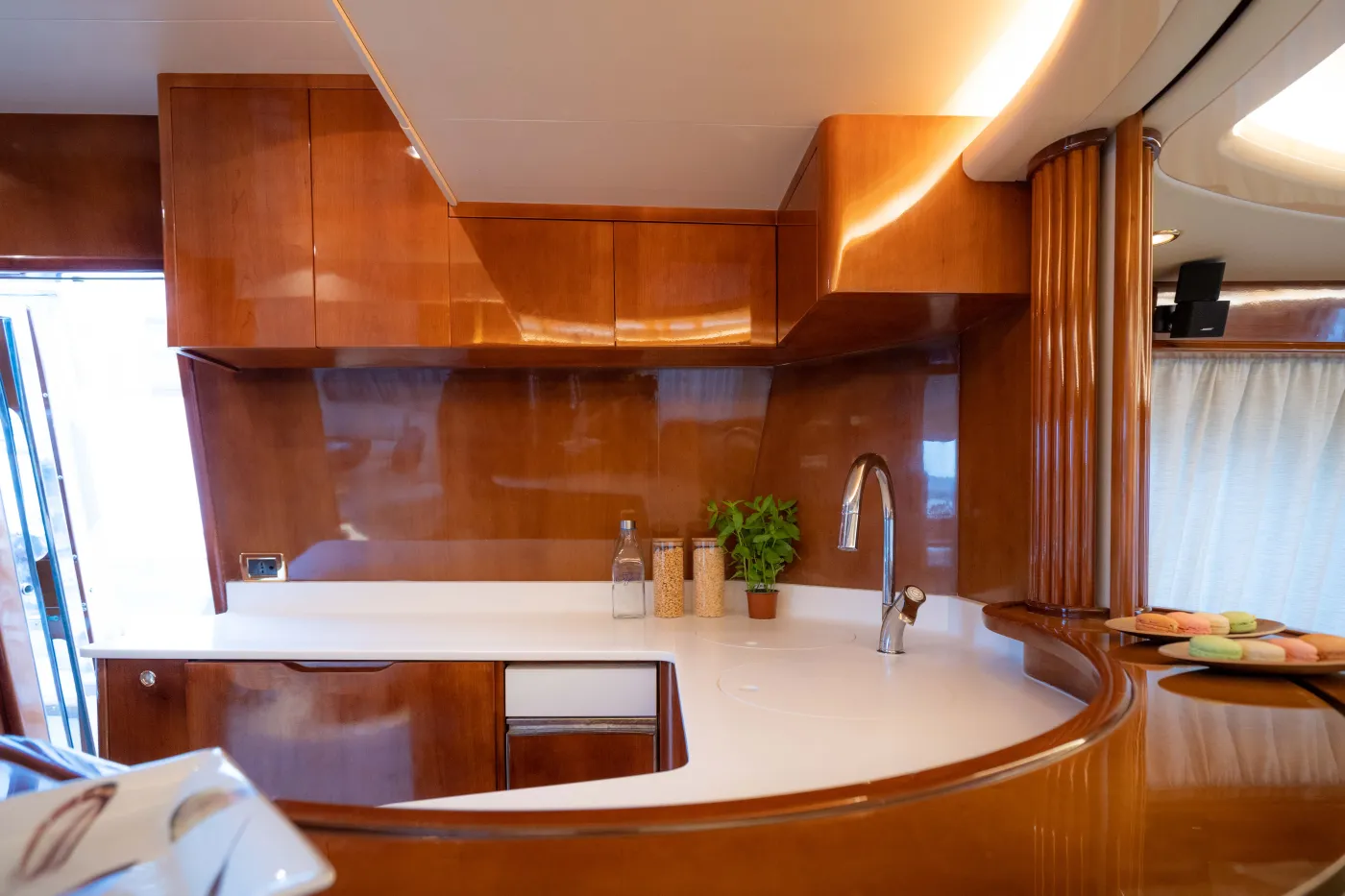 Estia Zeus - Motor Yacht in Elliniko