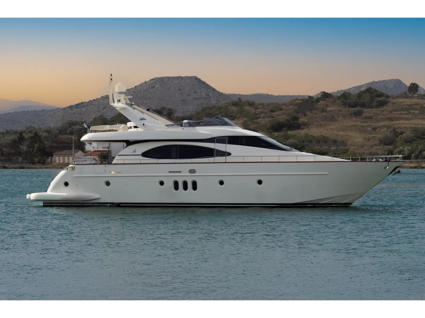 Estia Zeus - Motor Yacht in Elliniko