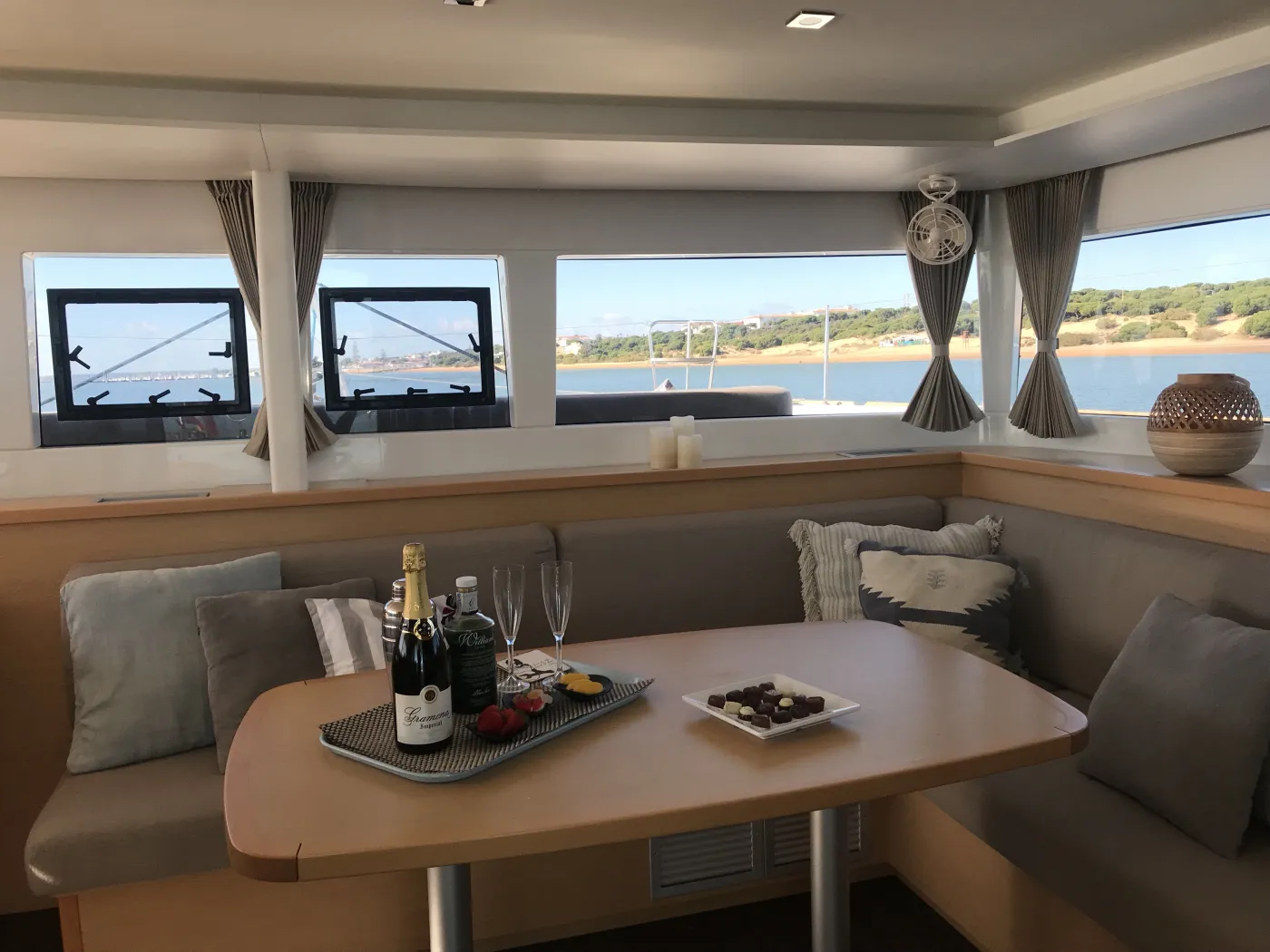 Oneno - Catamaran in Sant Antoni de Portmany