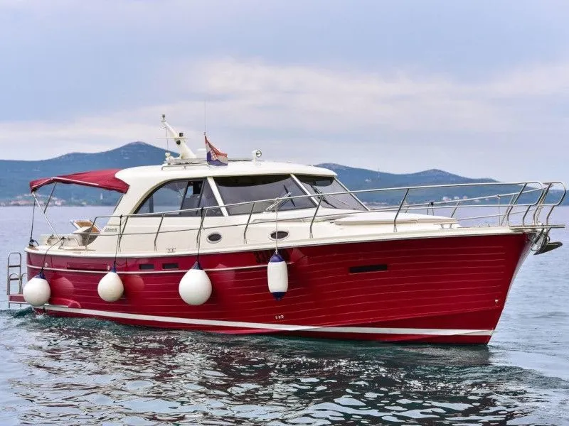 Renesansa - Motor Yacht in Zadar