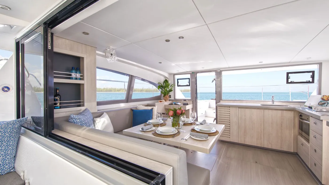 LEOPARD 43 PAULINE POWERCAT - Catamaran in Sant Antoni de Portmany