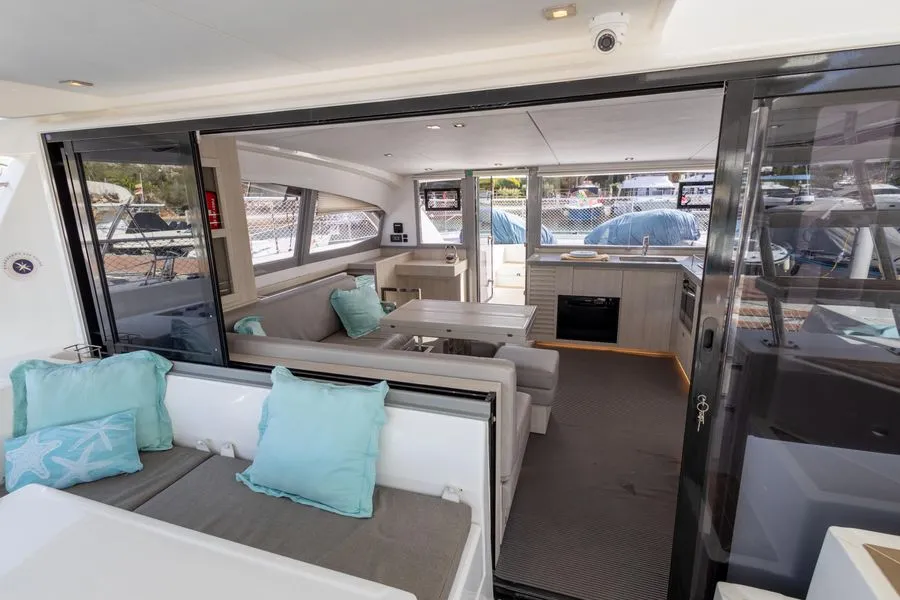 LEOPARD 43 PAULINE POWERCAT - Catamaran in Sant Antoni de Portmany