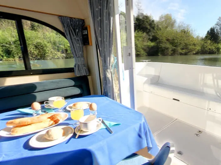 Caprice - Comfort 6 - Motor Yacht in Highland Council