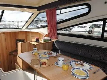 Consul - Budget 1 - Motor Yacht in Rheinsberg