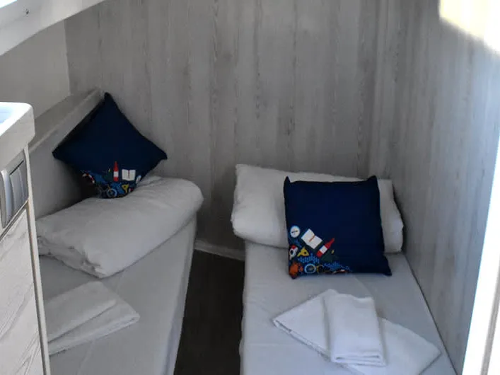 Horizon 5 - Premier 17 - Motor Yat içinde Migennes