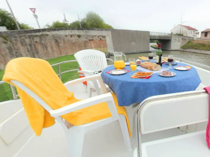 Tango - Comfort 11 - Motor Yat içinde Saint-Usage