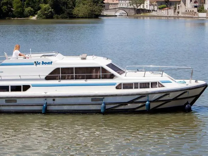 Classique - Budget 17 - Motor Yacht in Highland Council