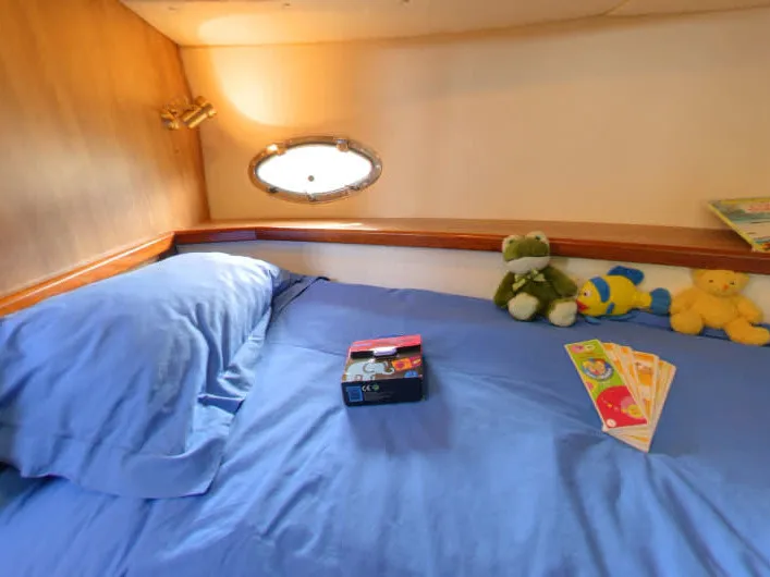 Countess - Budget 8 - Motor Yacht in Benson