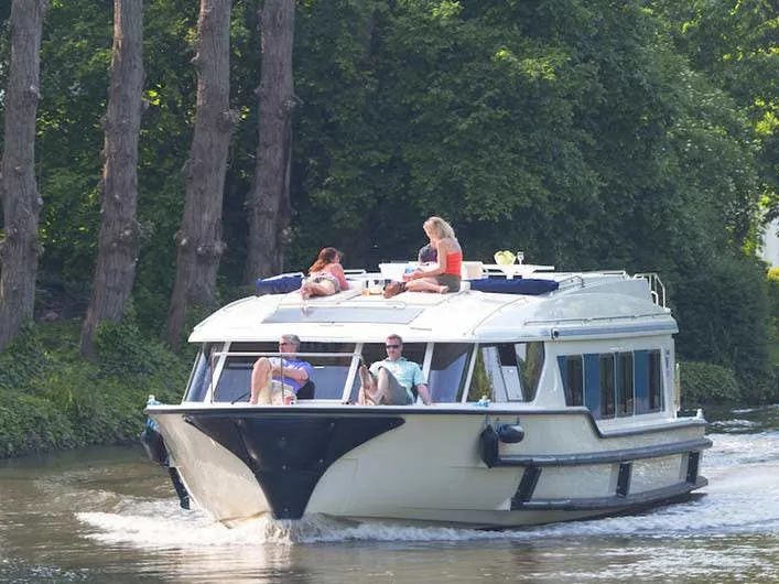Vision3 - Comfort Plus 20 - Motor Yacht in Saint-Usage