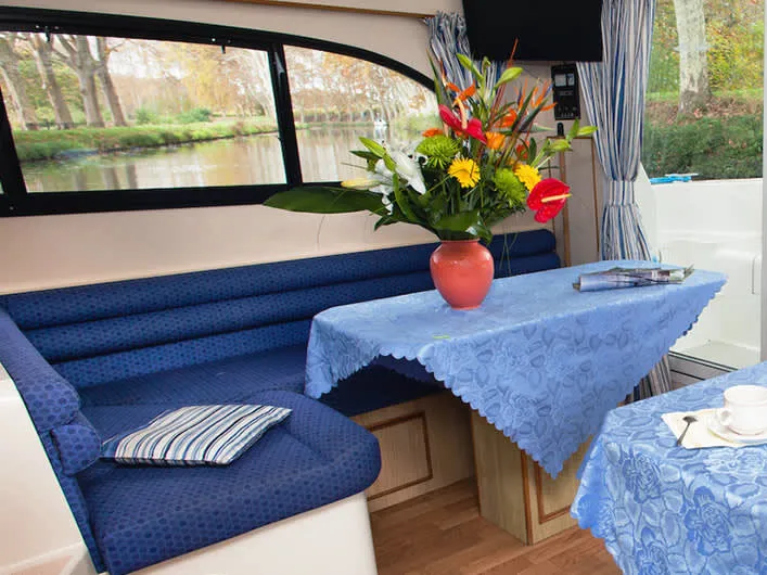 Elegance - Comfort 12 - Motor Yacht in Rheinsberg