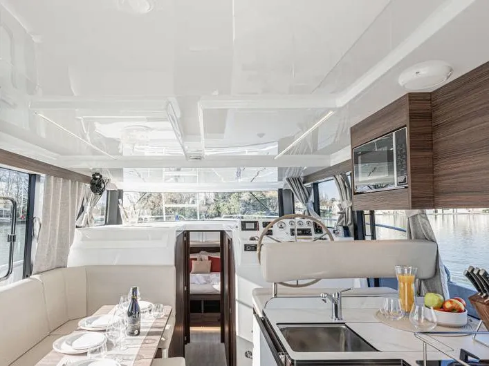 Liberty - Luxury 2 - Motor Yat içinde Saint-Usage