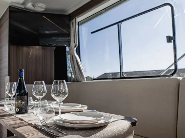 Liberty - Luxury 5 - Motor Yat içinde Migennes