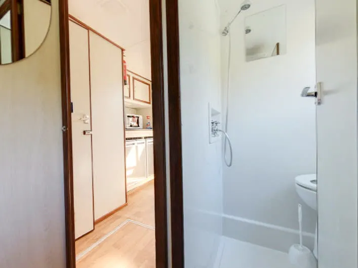 Continentale - Budget 7 - Motor Yat içinde Saint-Didier