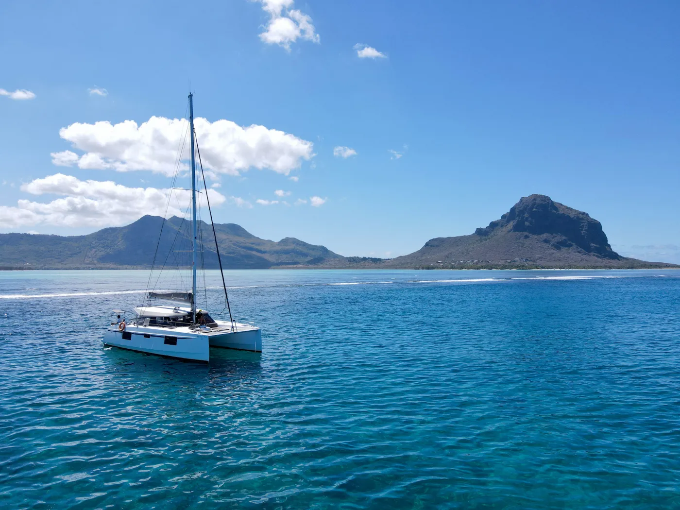 Sea Spirit II - Catamaran in Black River