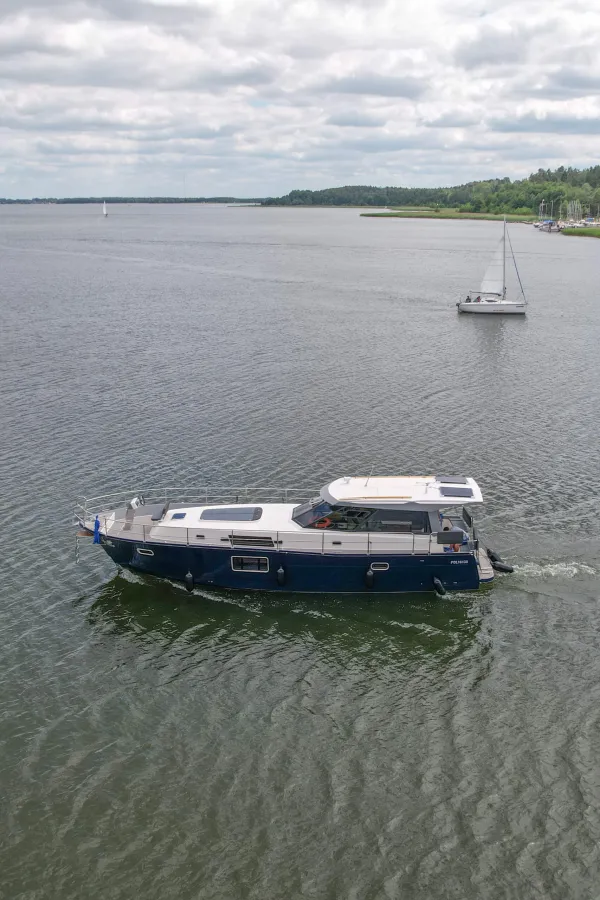 Nautika 1300 Royal