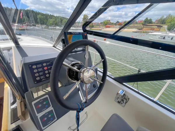 Nautika 1300 Royal
