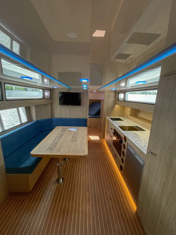 Nautika 1300 Royal