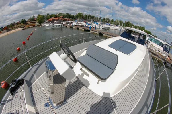 Nautika 1300 Royal