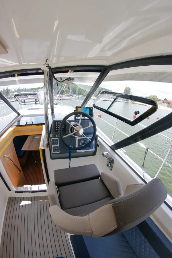 Nautika 1300 Royal