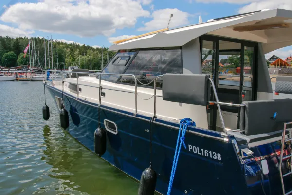 Nautika 1300 Royal