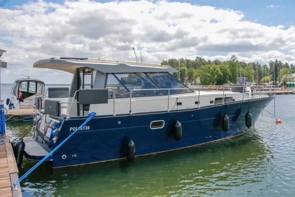 Nautika 1300 Royal