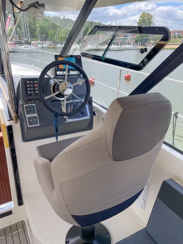 Nautika 1300 Royal