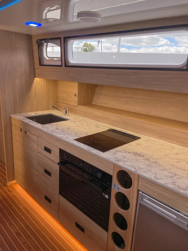 Nautika 1300 Royal