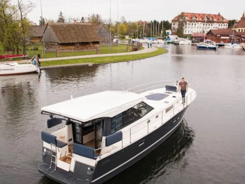 Nautika 1300 LUX - Motor Yacht in Wilkasy