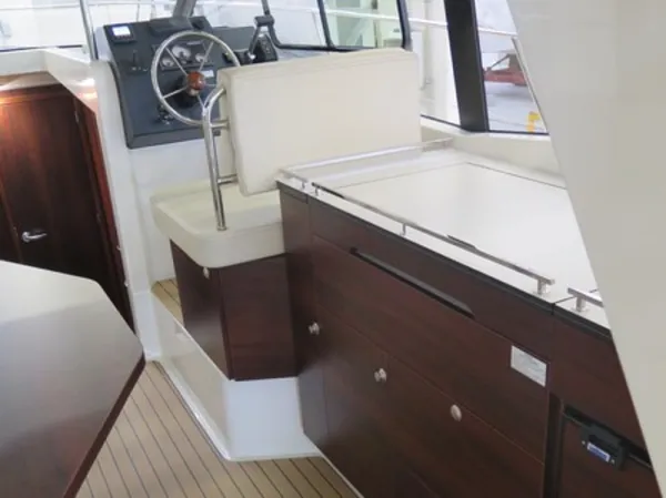 Platinum 989 Flybridge