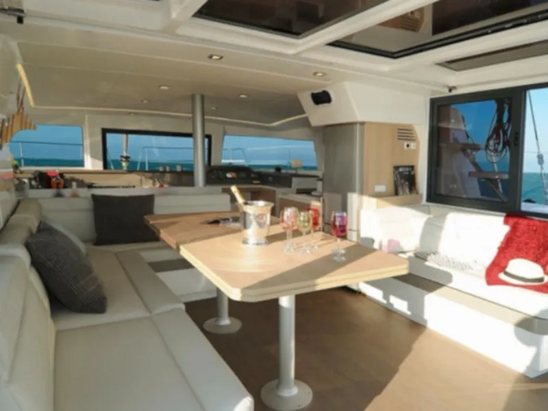 Viewfinder - Catamaran in Ribishi
