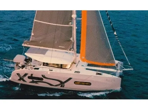 Pura Vida - Catamaran in Ribishi